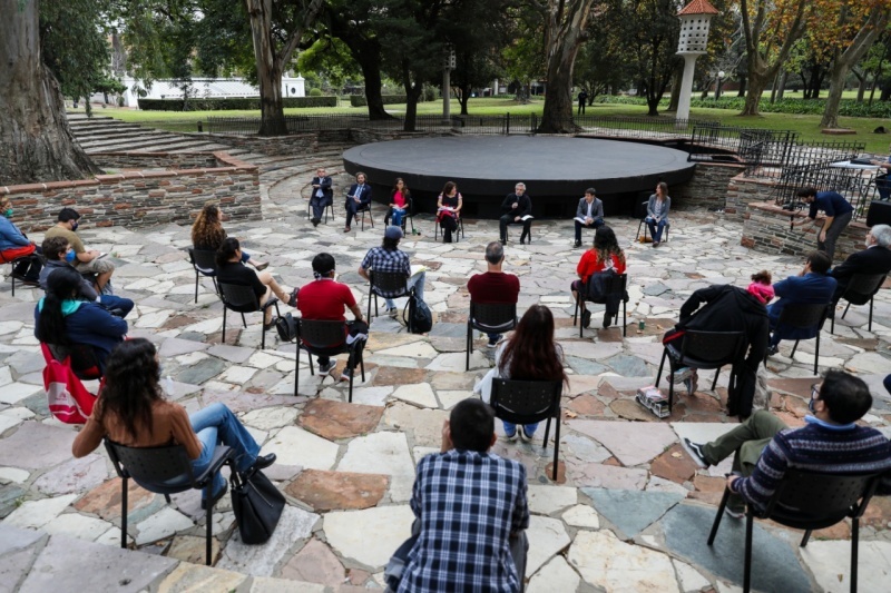 El Presidente encabezó la reunión. 