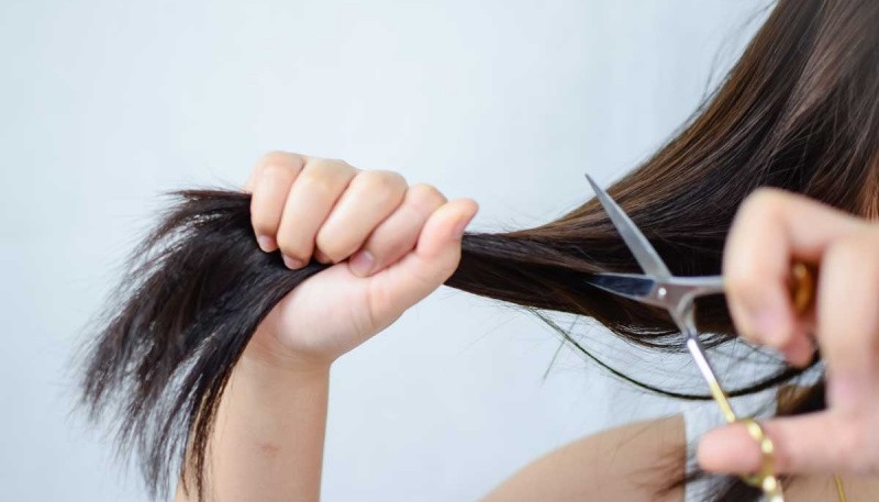 Cómo cortarse el pelo en capas uno mismo en 5 simples pasos