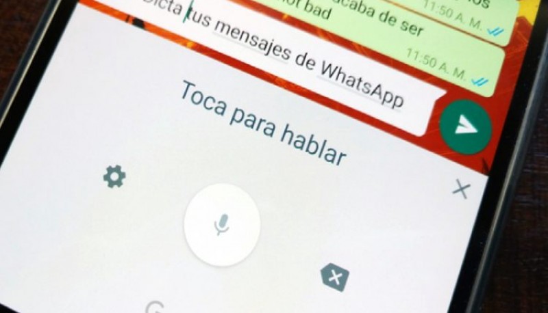 El truco para agrandar el tamaño de letra y dictar mensajes