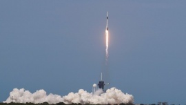 SpaceX hace historia con un exitoso despegue tripulado