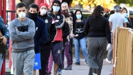 Se disparó el coronavirus en Argentina y hubo más de 900 casos