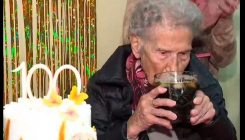 Una anciana celebró sus 100 años y reveló el secreto de su longevidad