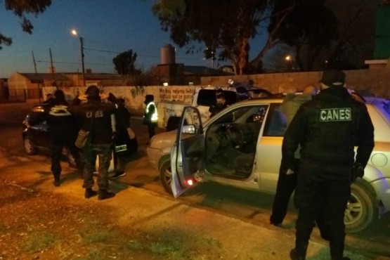 Detuvieron a una pareja con tenencia de drogas 