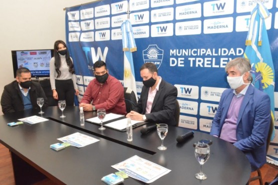 Se entregaron más tarjetas de descuento a emprendedores de Trelew