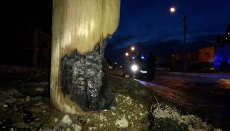 Bomberos sofocó el incendio de un poste de alumbrado público (C.G)