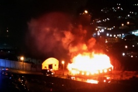 Grave incendio en un galpón de Catalán Magni