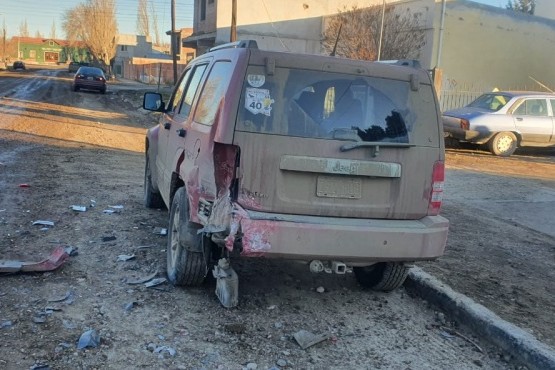 Hombre en estado de ebriedad colisionó a dos autos estacionados 