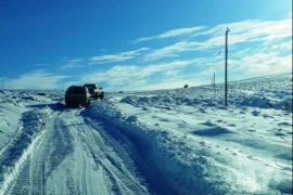 Un pueblo de Río Negro permanece aislado por la nieve