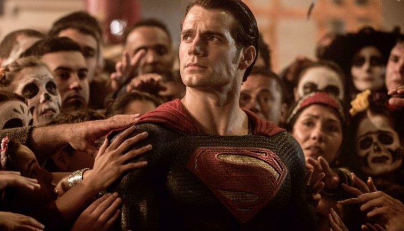 Revelan cómo es el traje negro de Superman en la nueva Liga de la Justicia