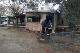 Una mujer y su hija de 9 años murieron por el incendio de su casa