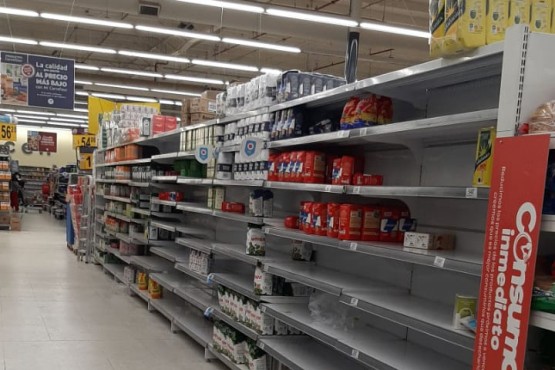 Supermercados con poco stock de yerba.