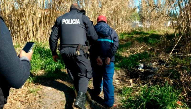 Denuncian que quemó a sus hijos con agua hirviendo y que dejó que su pareja los violara