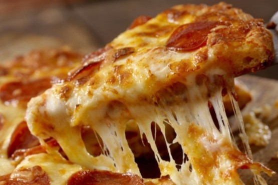 Fin del dilema: la RAE aclaró cómo se dice correctamente pizza