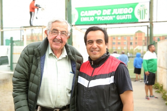 “Tito” Velásquez con “Pichón” Guatti, pasado y presente del club.