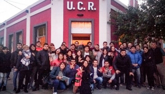 Cuando la conducción actual provincial de la JR ganó las elecciones en 2018. En la foto aparece Fadul.