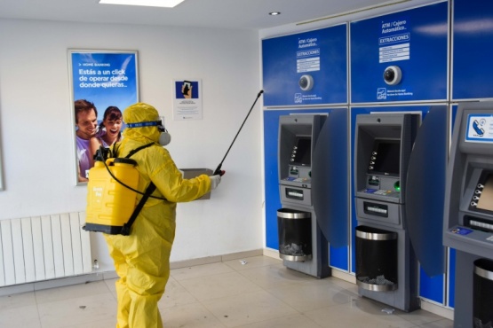 Municipalidad realizó desinfección de calles, dependencias municipales y cajeros