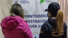 Fue a lo de su ex marido a reclamarle dinero, lo encontró con otra mujer y lo degolló