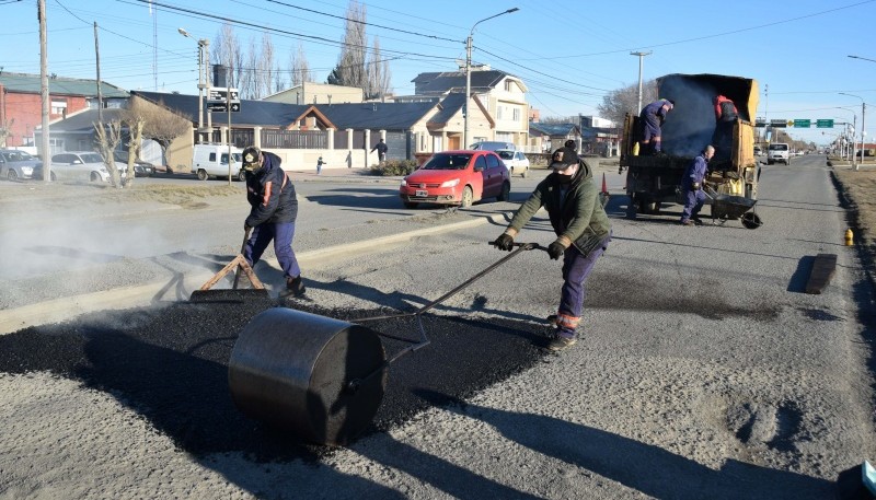 Municipio repara calles anegadas por el deshielo