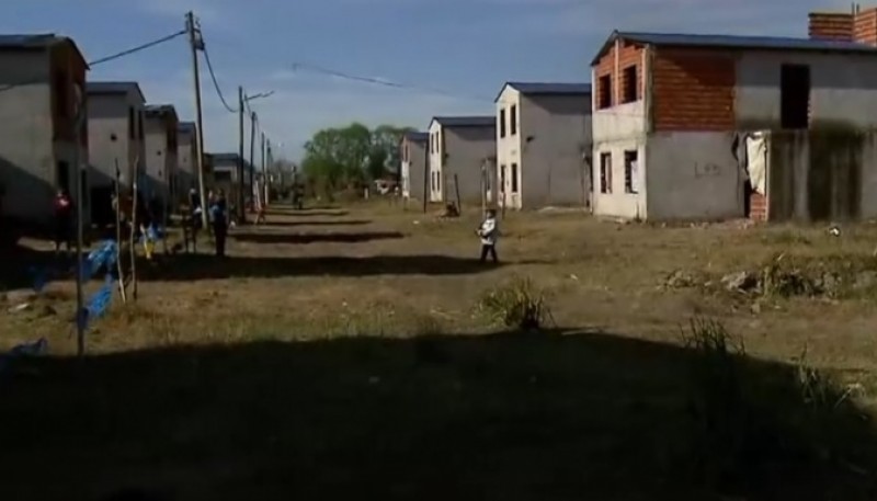 Tomaron 350 casas destinadas a familias que viven cerca del Riachuelo