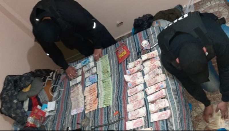 Dinero secuestrado durante los allanamientos en Deseado. 