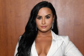 Demi Lovato dice que no usará el típico vestido blanco en su boda