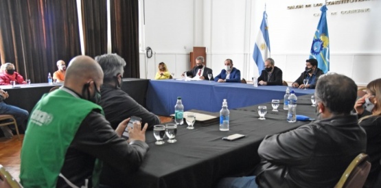 Reunión clave entre provincia y gremios de la salud