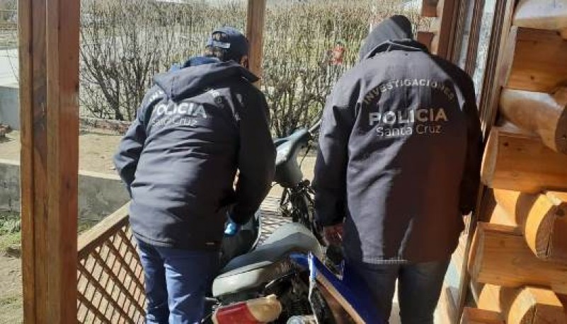 El rodado fue recuperado durante el allanamiento.   