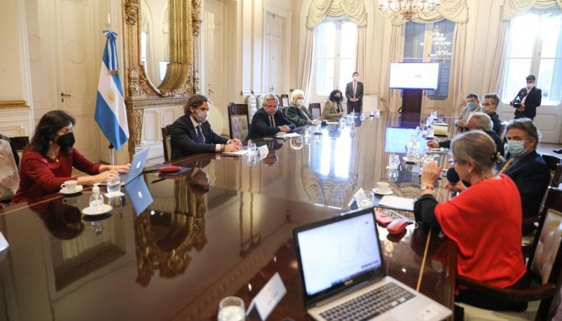  El Presidente encabeza reunión con el grupo de expertos que asesora al Gobierno