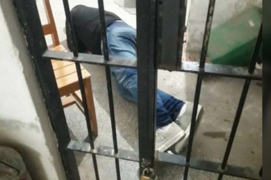 Fue a denunciar una fiesta clandestina: Terminó preso y golpeado por la policía