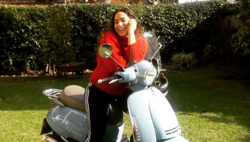 Agostina Alarcón, la hija de Claribel Medina, contó que hace delivery con su moto