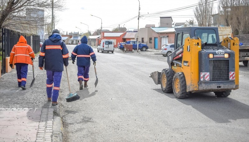 Municipio interviene en un movimiento de suelo que se produjo en la Plaza Belgrano