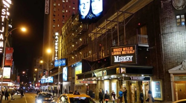 Los teatros de Broadway no volverán hasta mayo de 2021