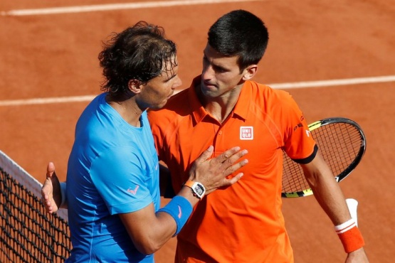 Se enfrentan Nadal vs Djokovic, en el clásico que definirá el título en Roland Garros