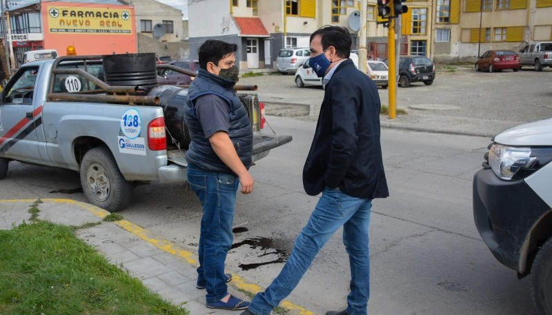 Intendente Pablo Grasso recorrió obras de bacheo sobre la avenida Juan Domingo Perón