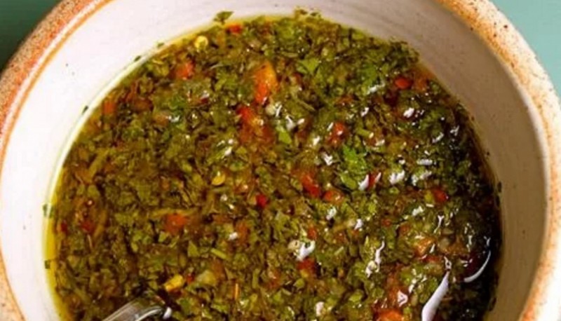 Cómo hacer chimichurri picante