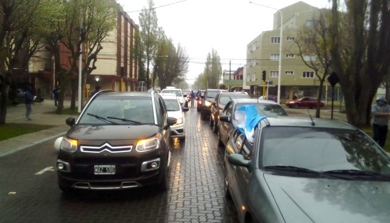 Caravana en contra de multas a comercios.