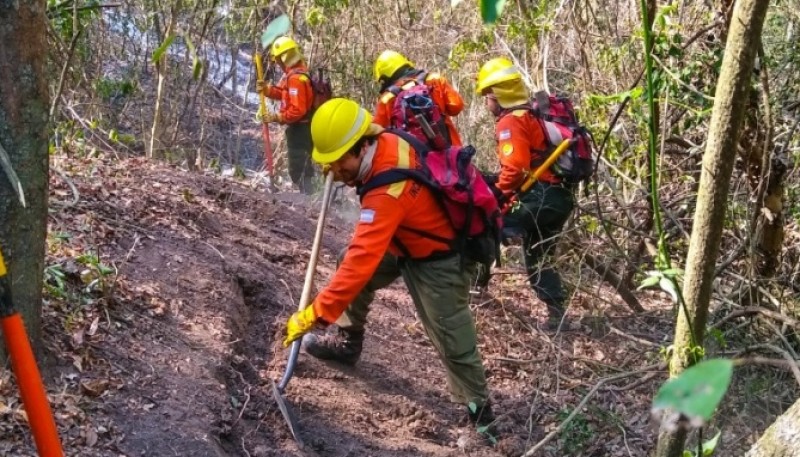 Combate contra el fuego en Jujuy 