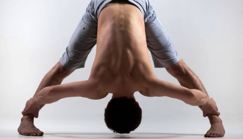 5 posturas de yoga para lograr una relajación gloriosa