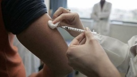Desde el Gobierno confirmaron que la vacuna rusa será "de acceso gratuito"