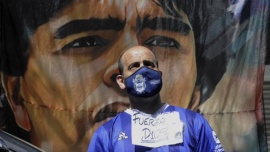 Terminó la operación a Maradona y la califican de exitosa
