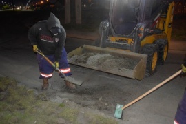 Continúan los operativos nocturnos de limpieza de calles