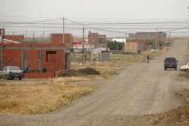 La subieron a un auto y la manosearon