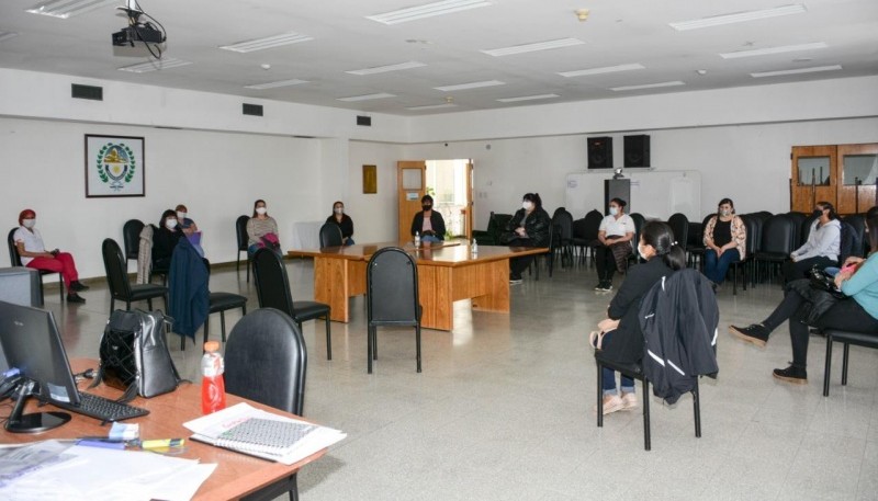 Los 11 estudiantes próximos a recibirse, comenzaron a capacitarse en el Hospital Regional. (Foto C.R) 