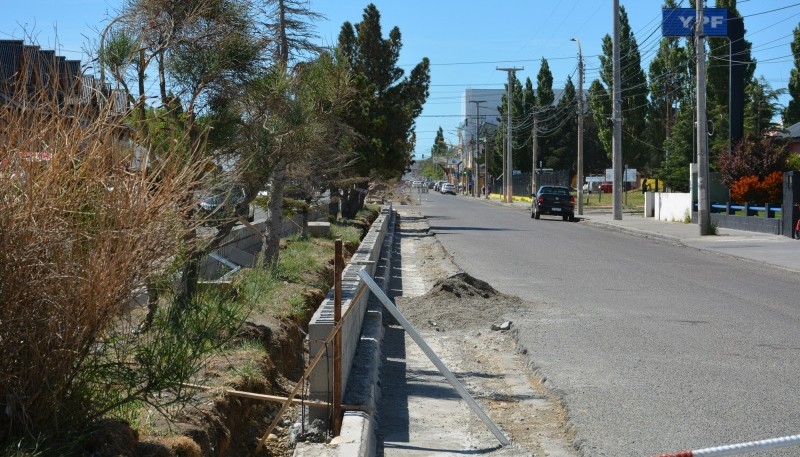 Sigue la obra de ensanchamiento.