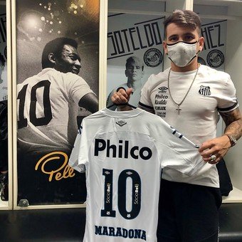 El Santos, homenajeó a Diego Armado Maradona