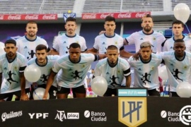 El homenaje de Gimnasia a su DT Diego Maradona