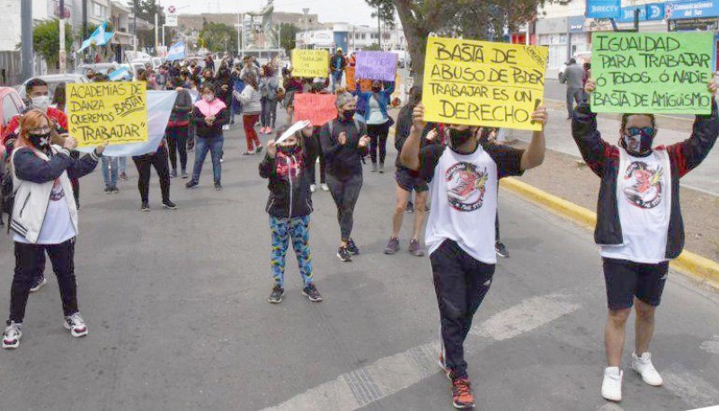 Hay reclamos de comerciantes y falta de insumos en Caleta.