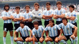 Los campeones de 1986 visitaron la tumba de Maradona