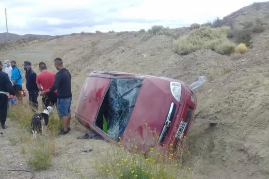 Iban de Río Turbio a Salta pero volcaron pasando Caleta Olivia