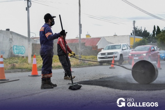 Río Gallegos| Continúan los trabajos de bacheo en la ciudad